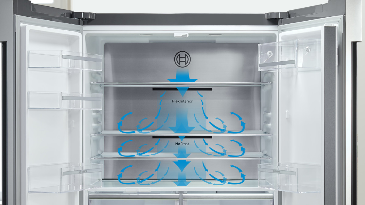 Lodówka z tylną ścianą Metal Backwall i systemem MultiAirflow utrzymuje stałą temperaturę - wszędzie.
