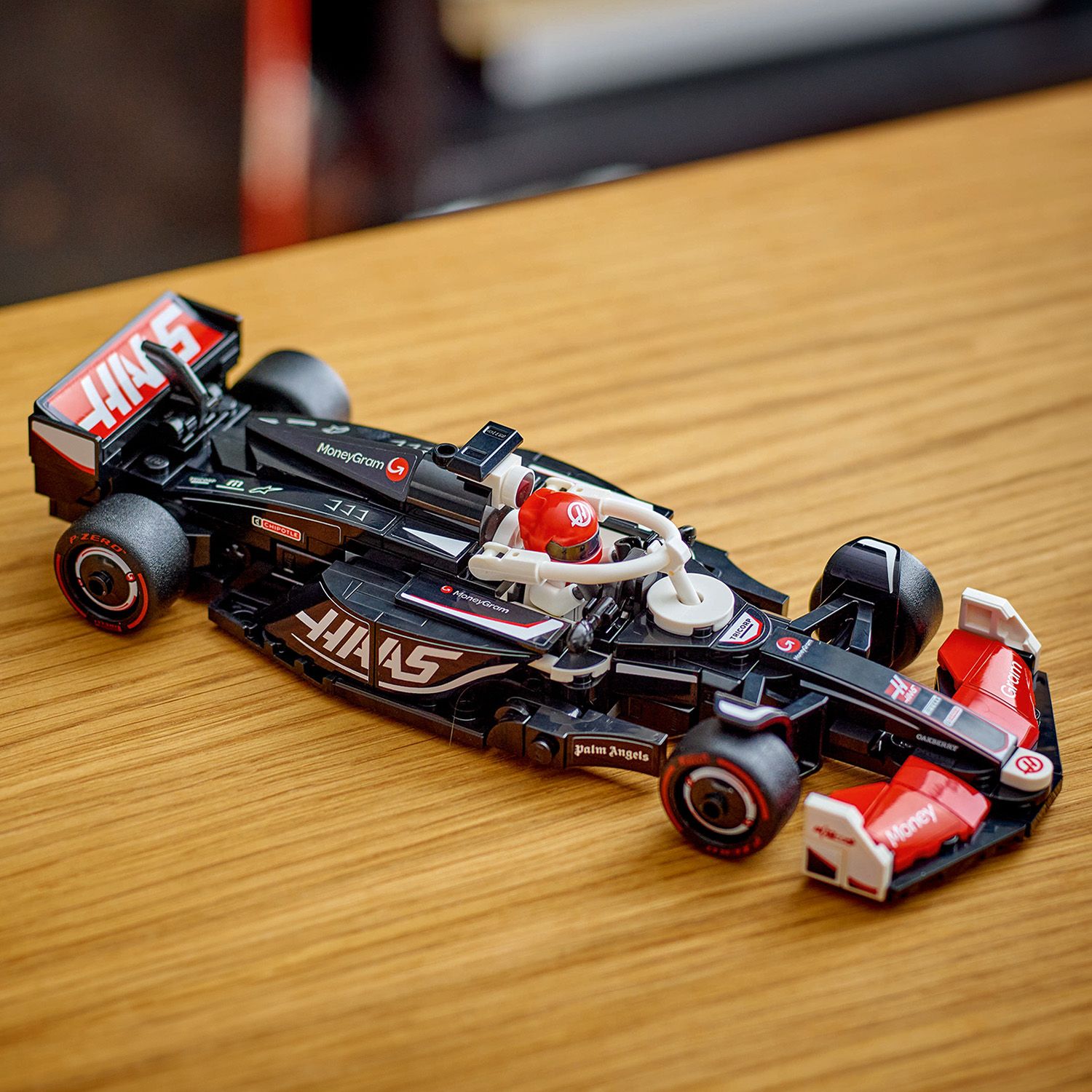 Bolid F1® do zabawy i na półkę