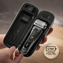 Aż do 6 tygodni golenia bez konieczności ponownego ładowania. Przenośne etui do ładowania PowerCase dostarcza +50% litowo-jonowej energii, by zapewnić nawet do 90 minut golenia bez ładowania.