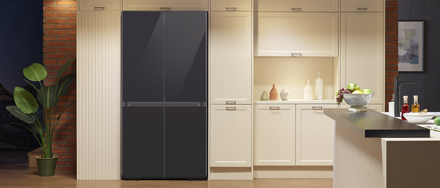 Minimalistyczny design lodówki multidoor Samsung RF65A967622 pasujący do nowoczesnych wnętrz Minimalistyczny design lodówki multidoor Samsung RF65A967622 pasujący do nowoczesnych wnętrz