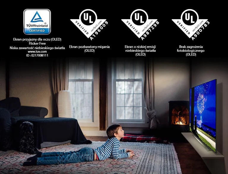 To jest karta opisująca certyfikat „Eye Comfort Display”. To jest scena przedstawiająca chłopca oglądającego telewizję w pozycji na brzuchu. Cztery logo obok certyfikatu „Eye Comfort Display”.