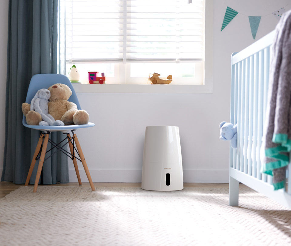 Nawilżacz powietrza Philips HU3916/10 przedstawiony w pokoju dziecięcym Nawilżacz powietrza Philips HU3916/10 przedstawiony w pokoju dziecięcym