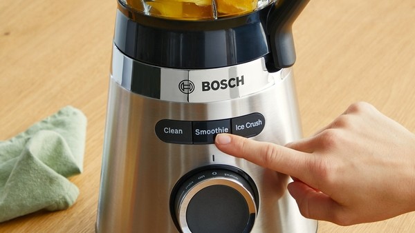 Trzy programy automatyczne do smoothie, kruszenia lodu i czyszczenia.