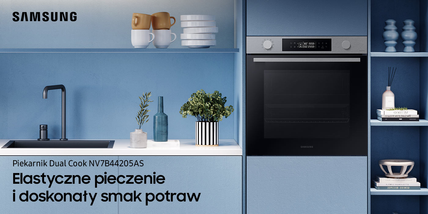 Piekarnik Dual Cook z panelem w kolorze stali nierdzewnej wstawiony do pomieszczenia urządzonego w błękitnym kolorze.