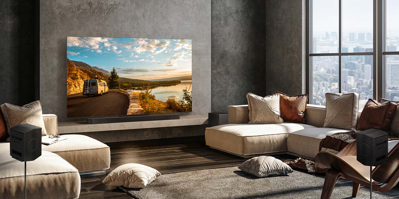 Soundbar Samsung HW-Q990C wraz z telewizorem Samsung QLED
