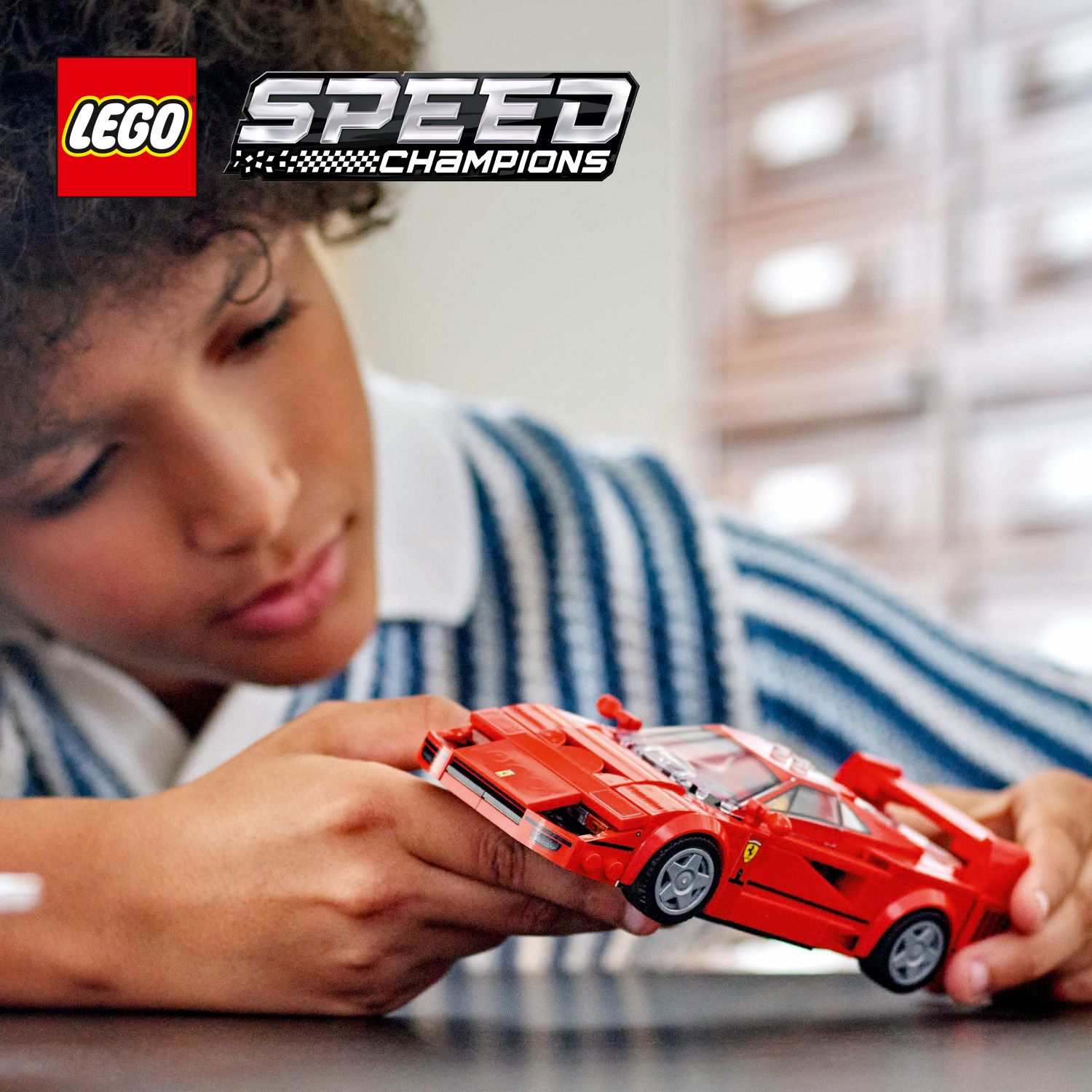 Zestaw ze spektakularnym supersamochodem F40