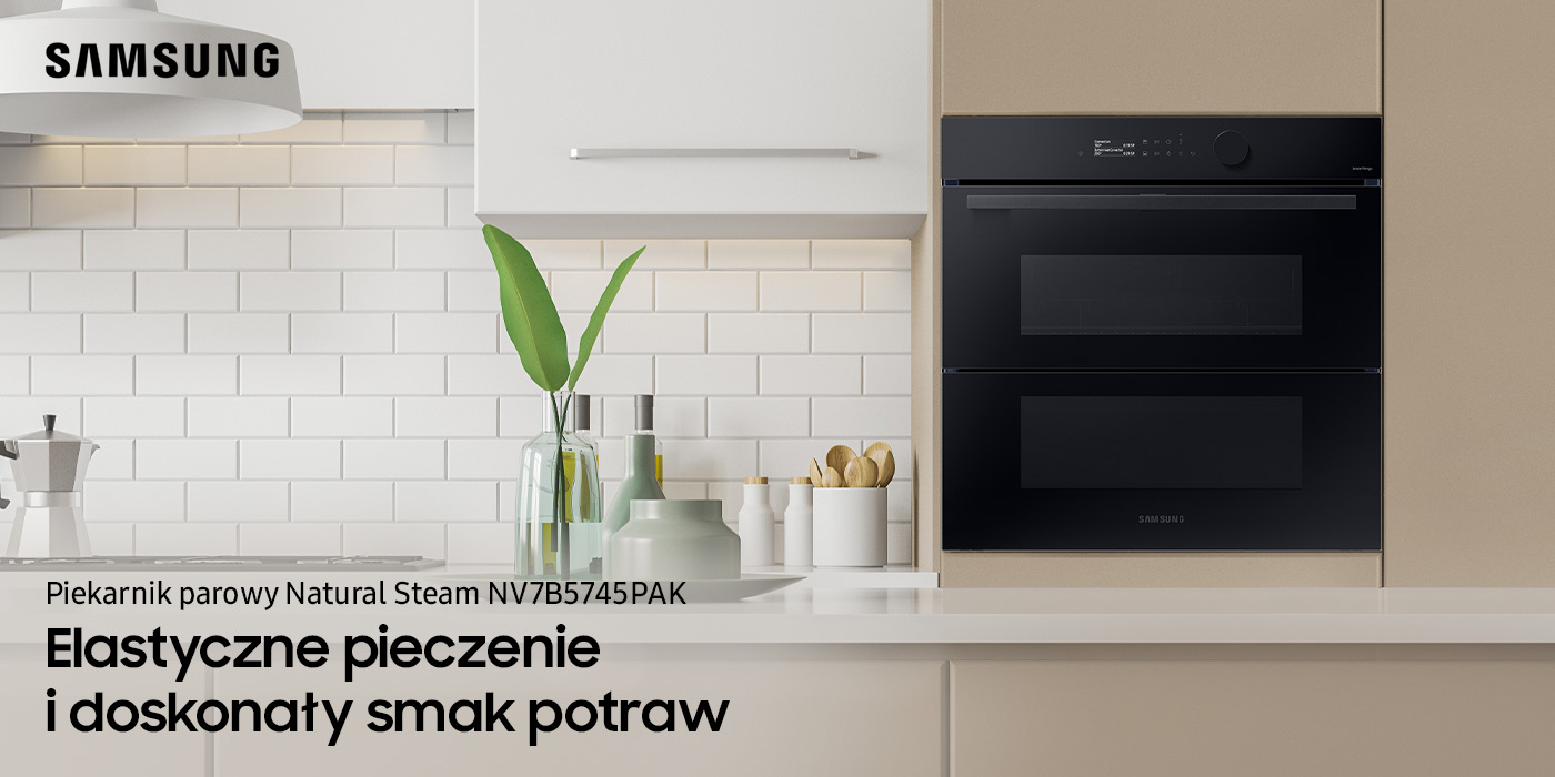 A képen a Samsung NV7B5745PAK/U2 sütő látható egy világos konyhában.