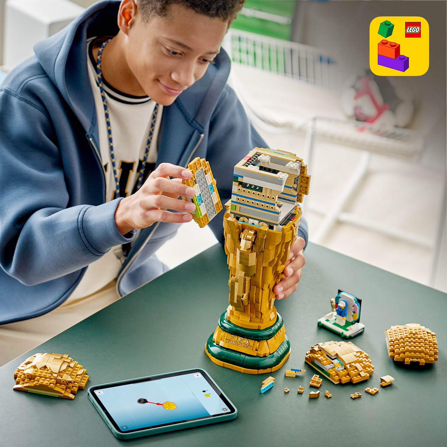 Включає інтерактивні 3D-інструкції з будівництва