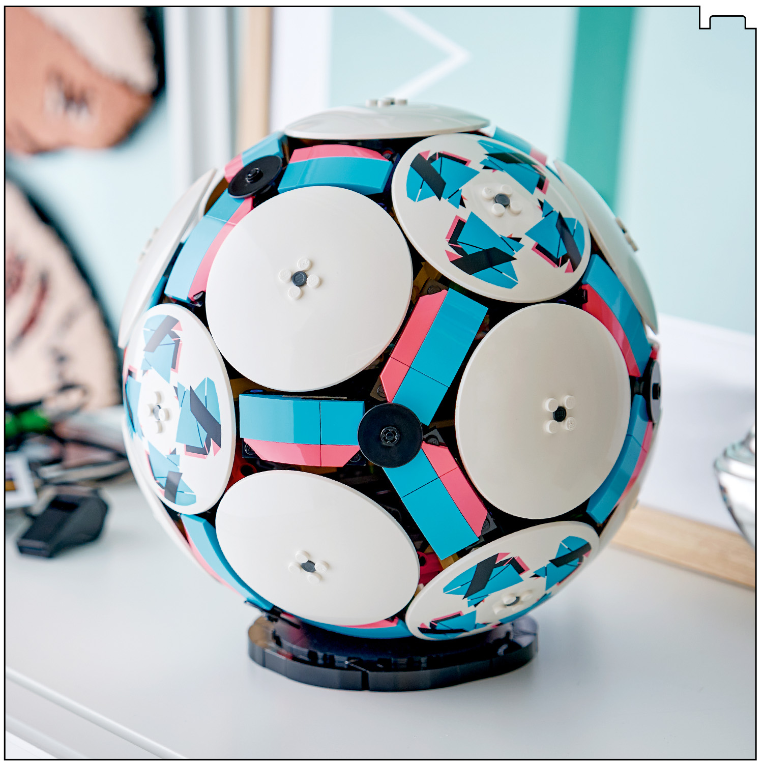 Класна прикраса для футбольного матчу