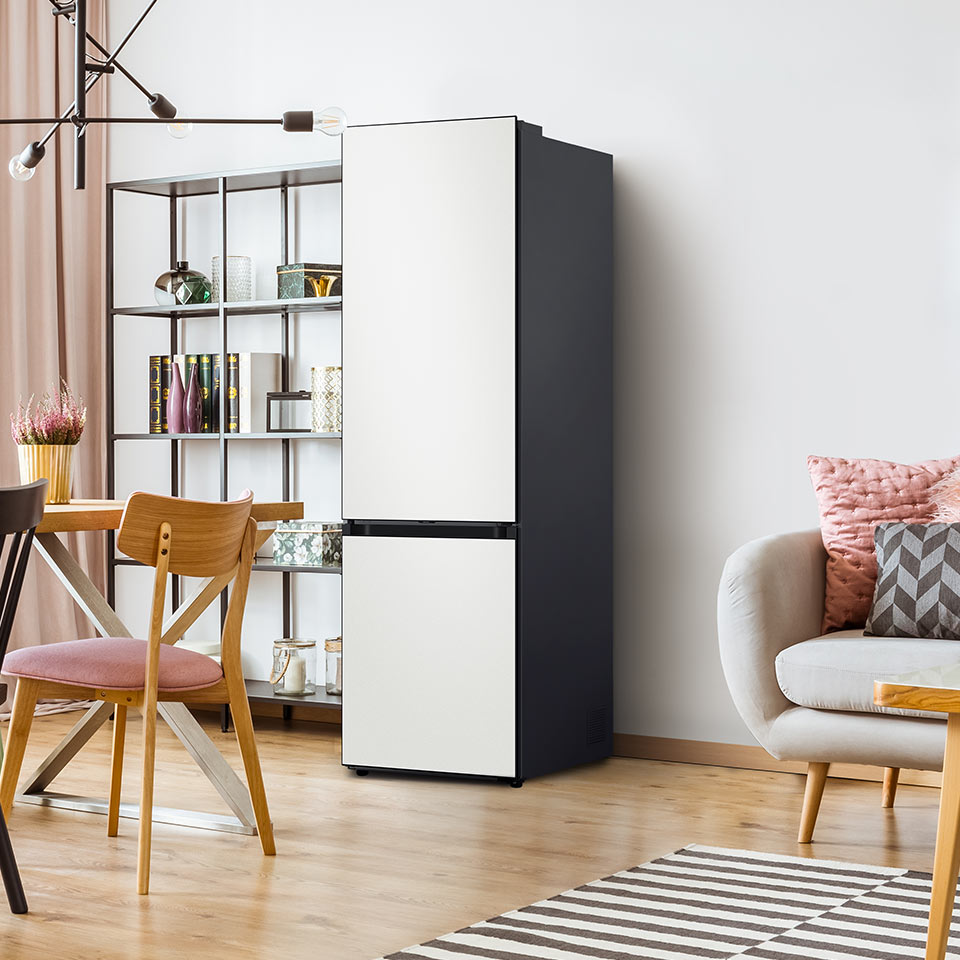 Lodówka Samsung RB38C7B6AAP ma 2030 mm wysokości