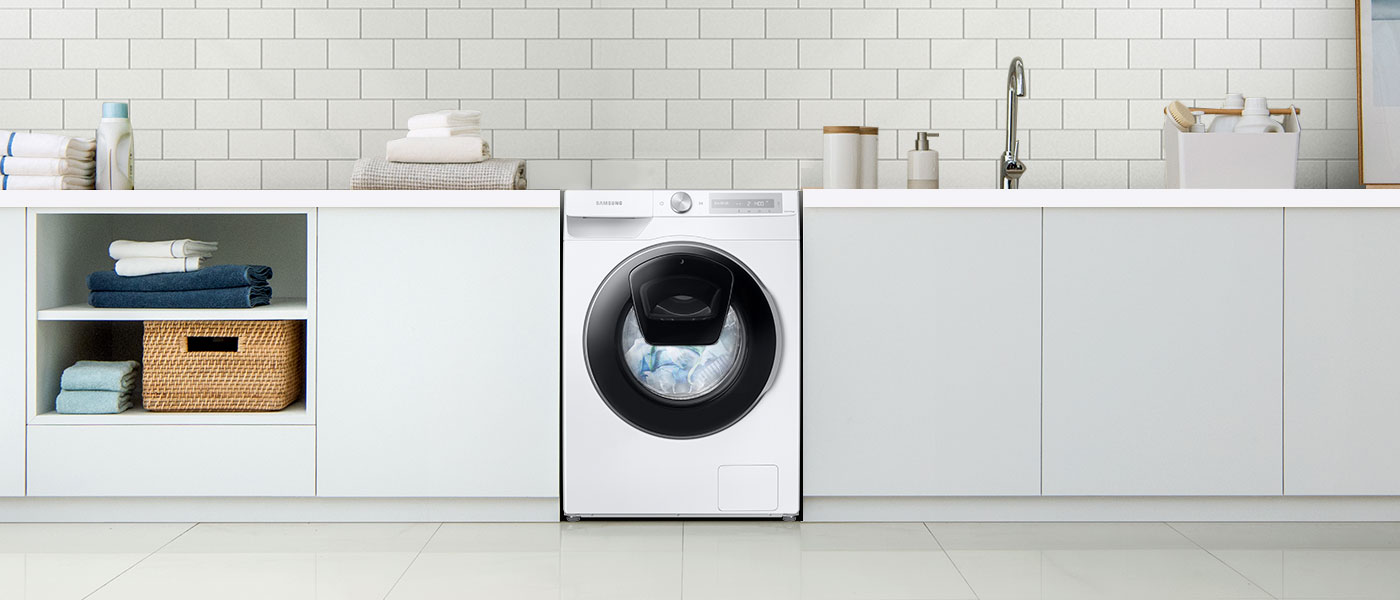 pralka Samsung w niskiej zabudowie meblowej