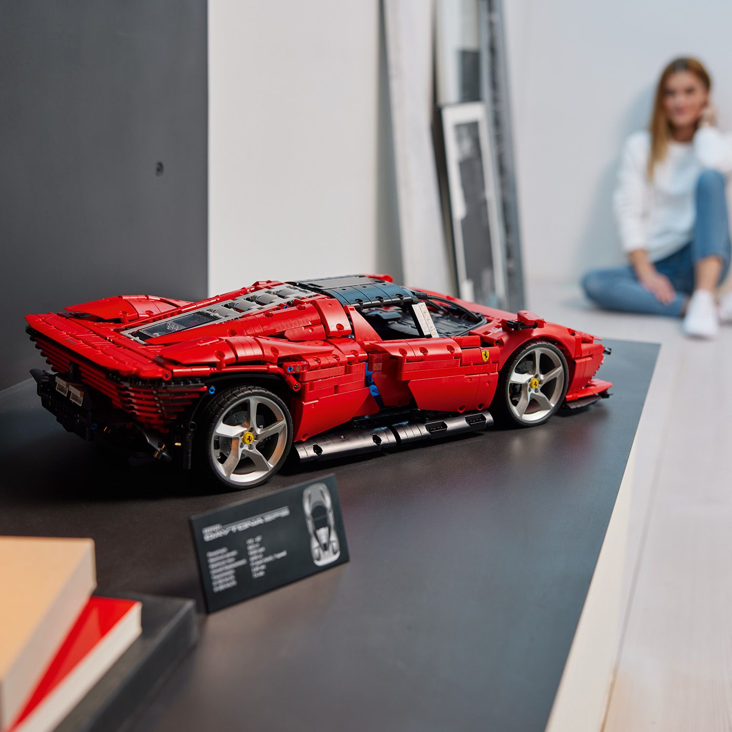 Dumnie eksponuj swoje Ferrari