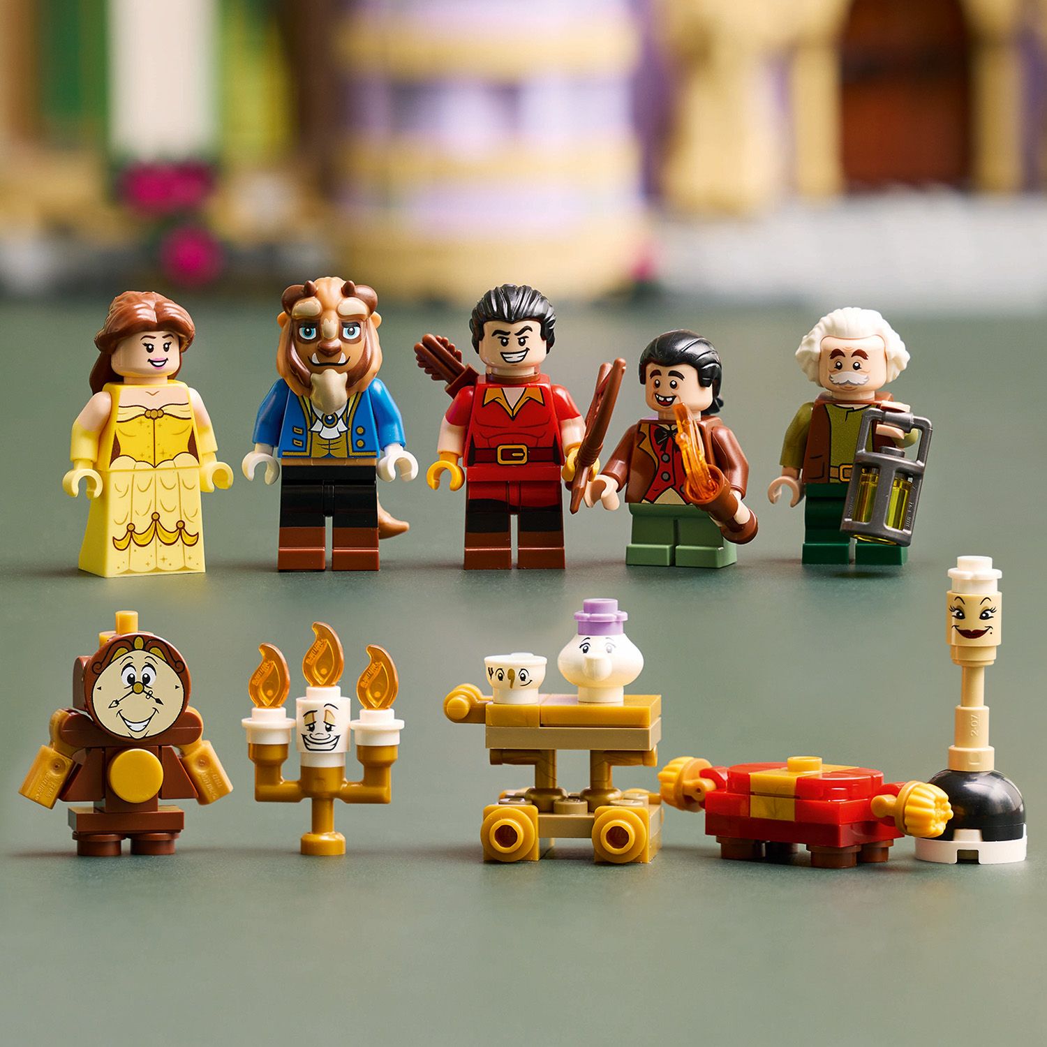 2916 частин та десять персонажів